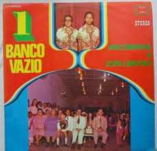 Araci Miranda e Sofia Cardoso - 1 Banco Vazio