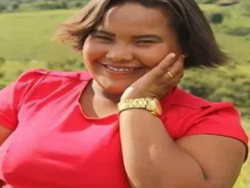 Download Adrielly Santtos - Na Presença de Deus
