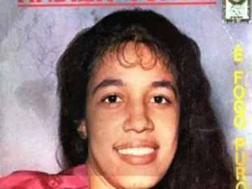Download Andréa Fontes - É fogo Puro