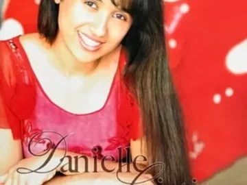 Download Danielle Cristina - No coração de Deus